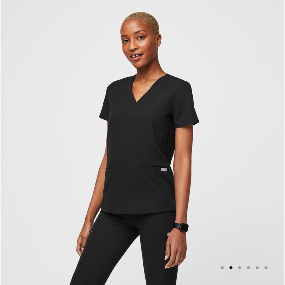 Figs Casma Three-Pocket Scrub Top
